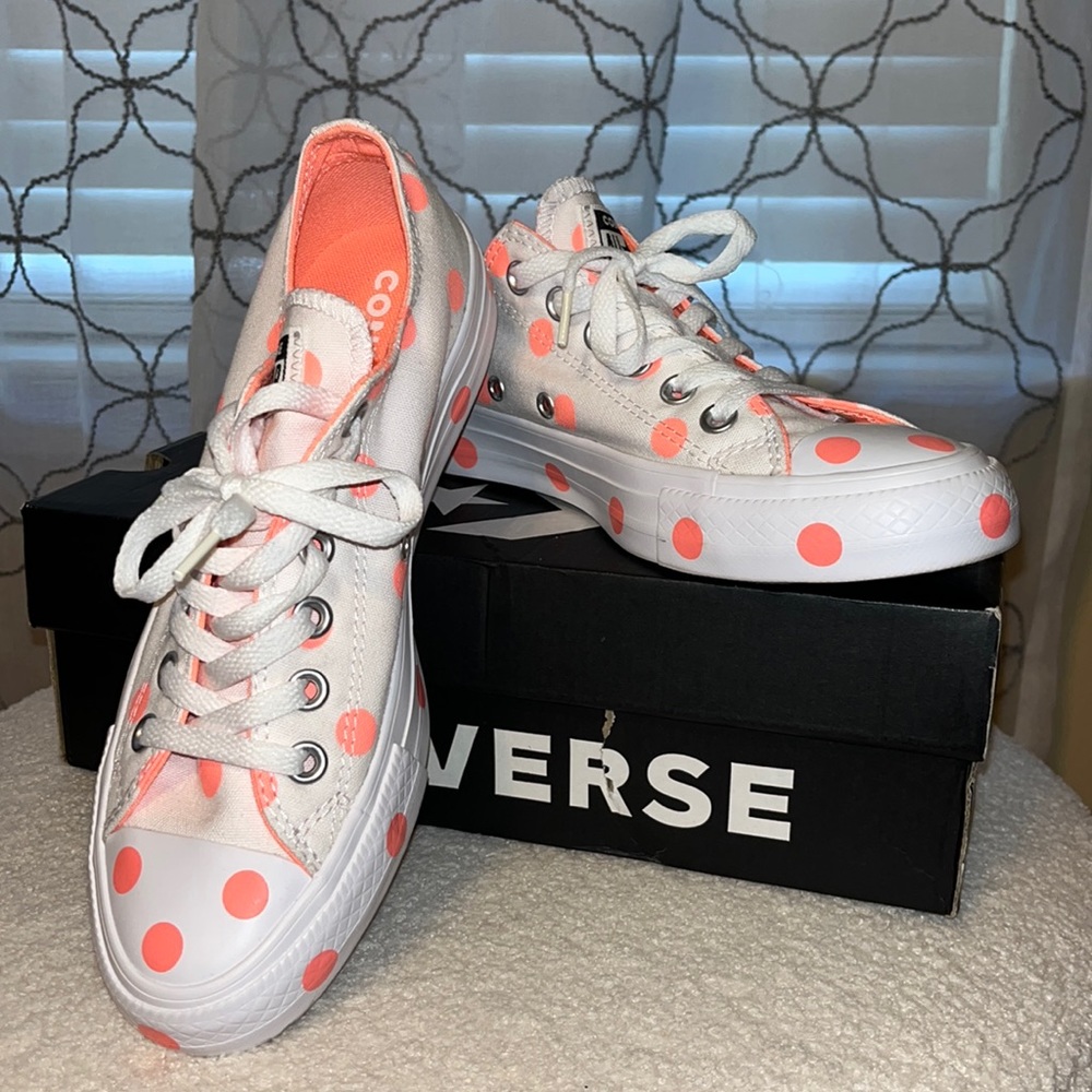 SOLD Converse White/Chrimson Pulse/White